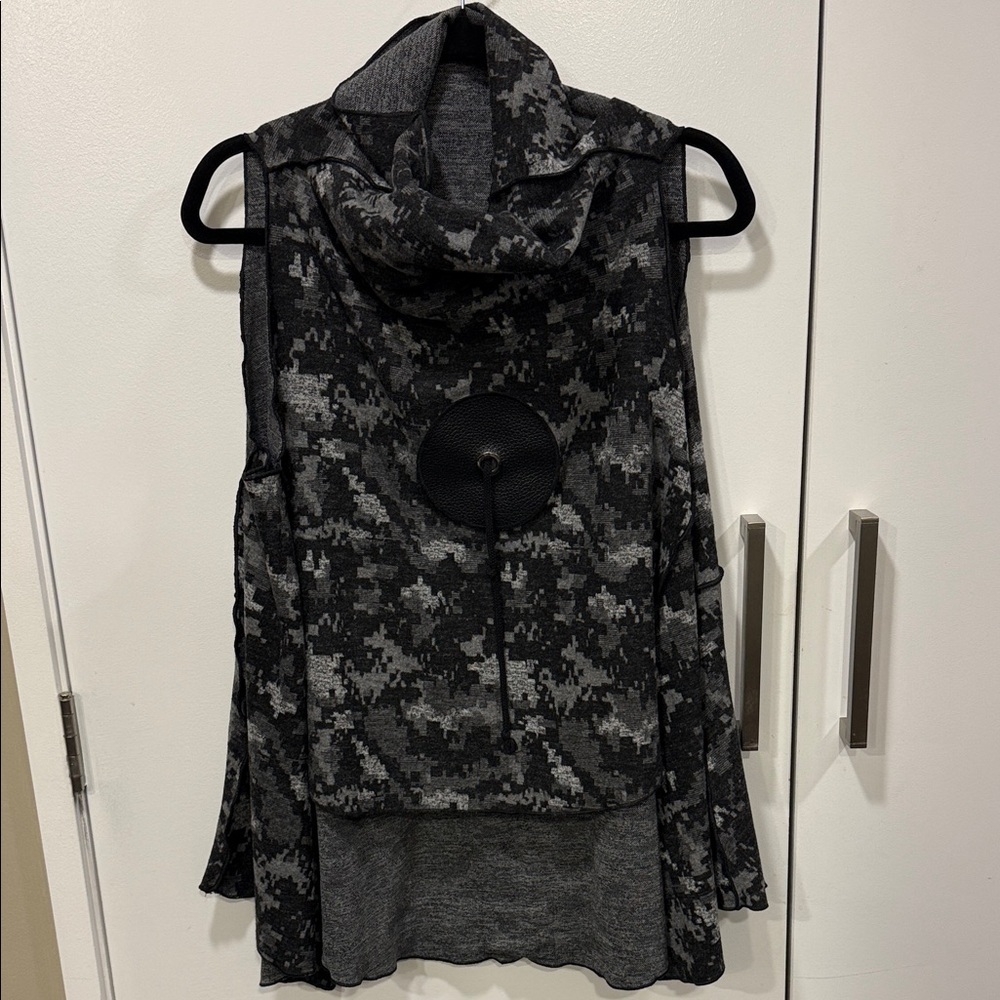 Gray Camouflage Sleeveless Top